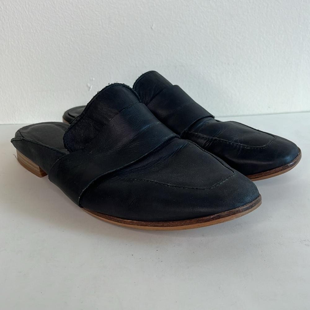 Free People Sz 37 (6.5-7) At Ease Black Leather Mules Loafers Spain 500025403 - Picture 2 of 8